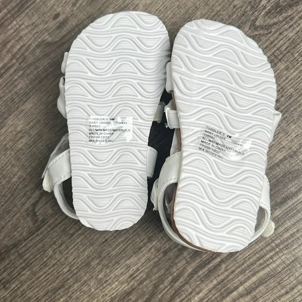 Mini Mia white sandals New with box size 4